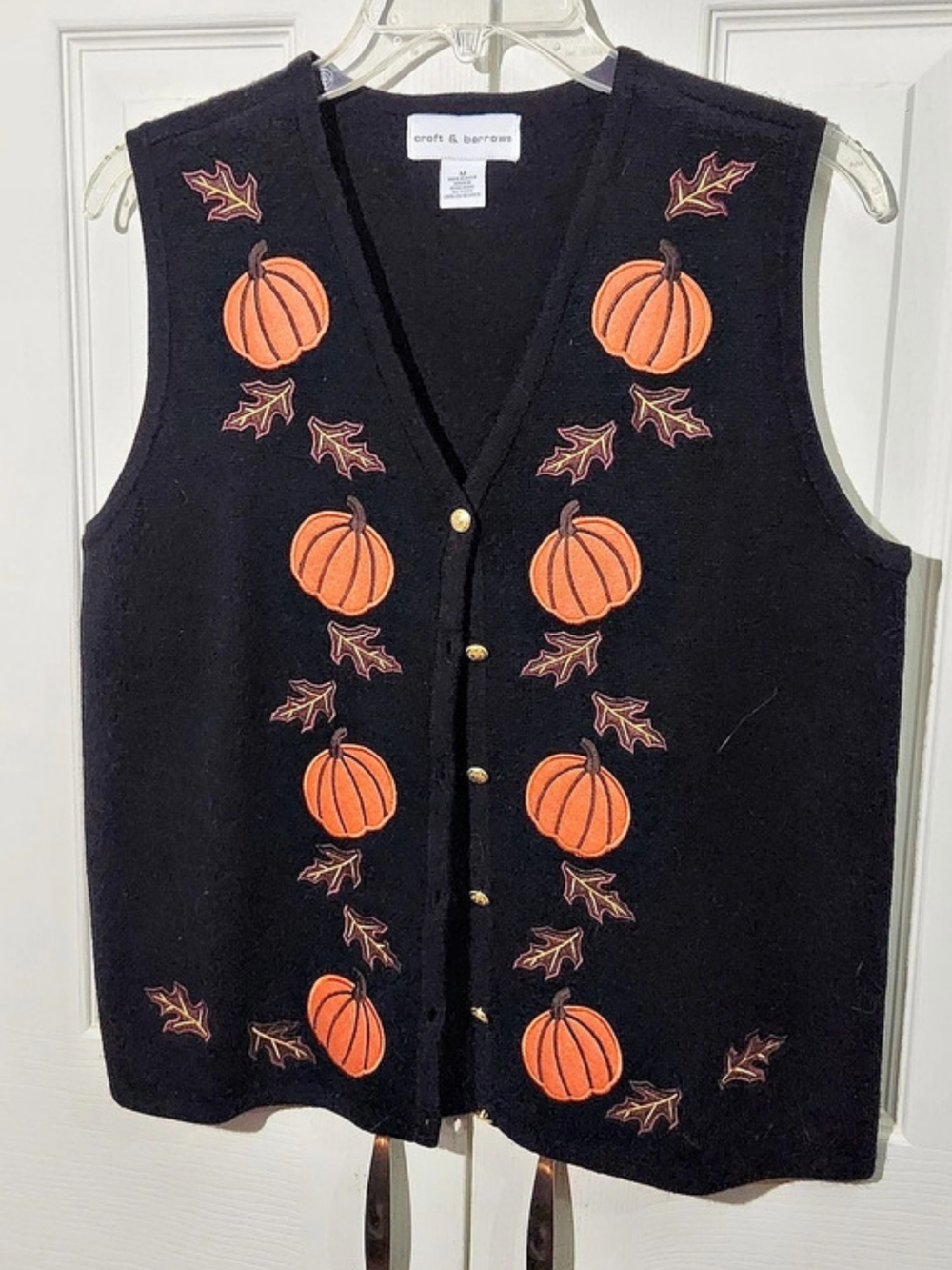 NWOT Croft and Barrow Pumpkin Embroidered Sweater Vest in Black Size Medium